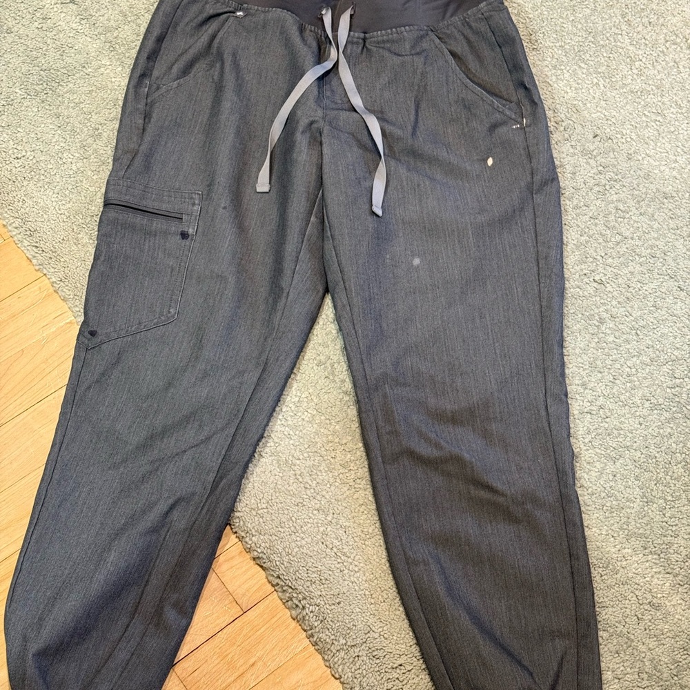 FIGS - women’s jogger scrub pants XS/P